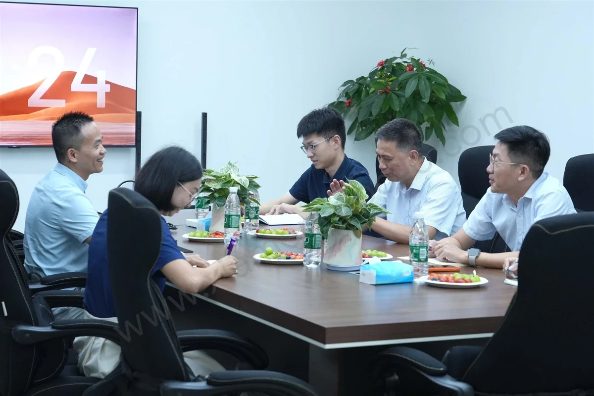 Both sides kick off formal boardroom discussion Both sides kick off formal boardroom discussion